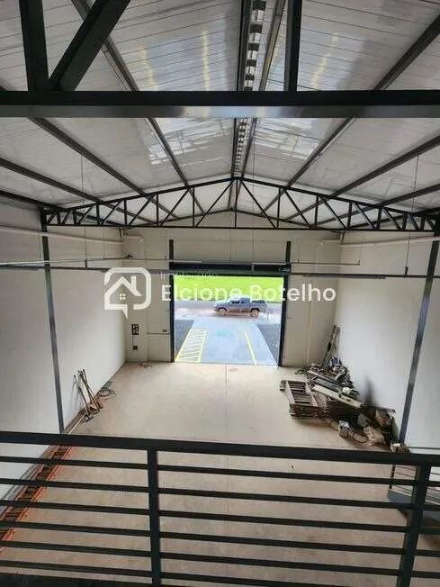 Galpão comercial à venda, metragem de 250m² com localização privilegiada - Foto 4