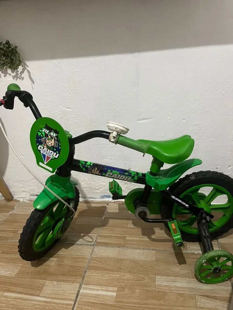 Vendo bicicleta infantil aro 12 verden - Foto 2