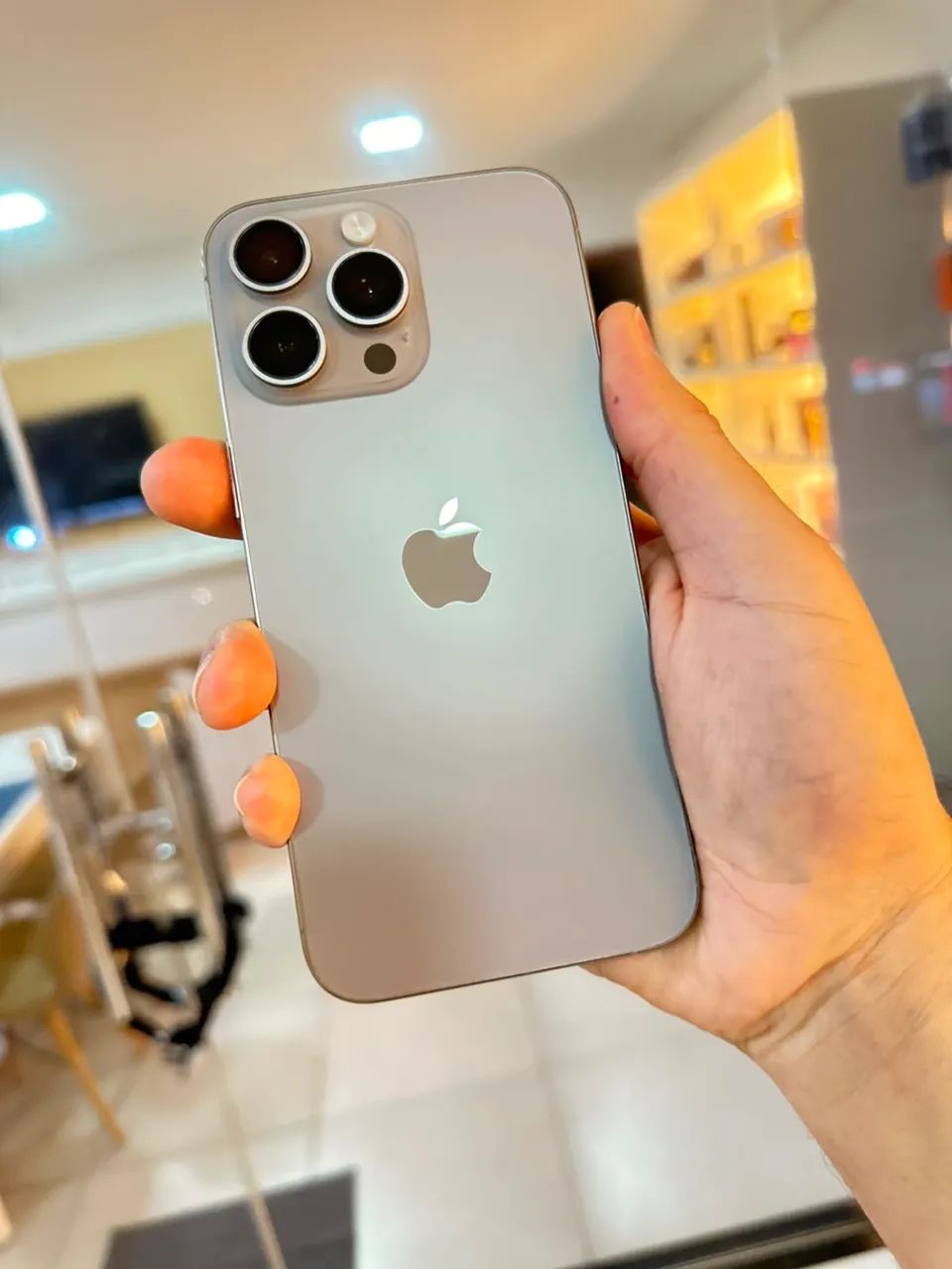 iPhone 15 Pro Max 512GB - Seminovo - Garantia - Celulares e