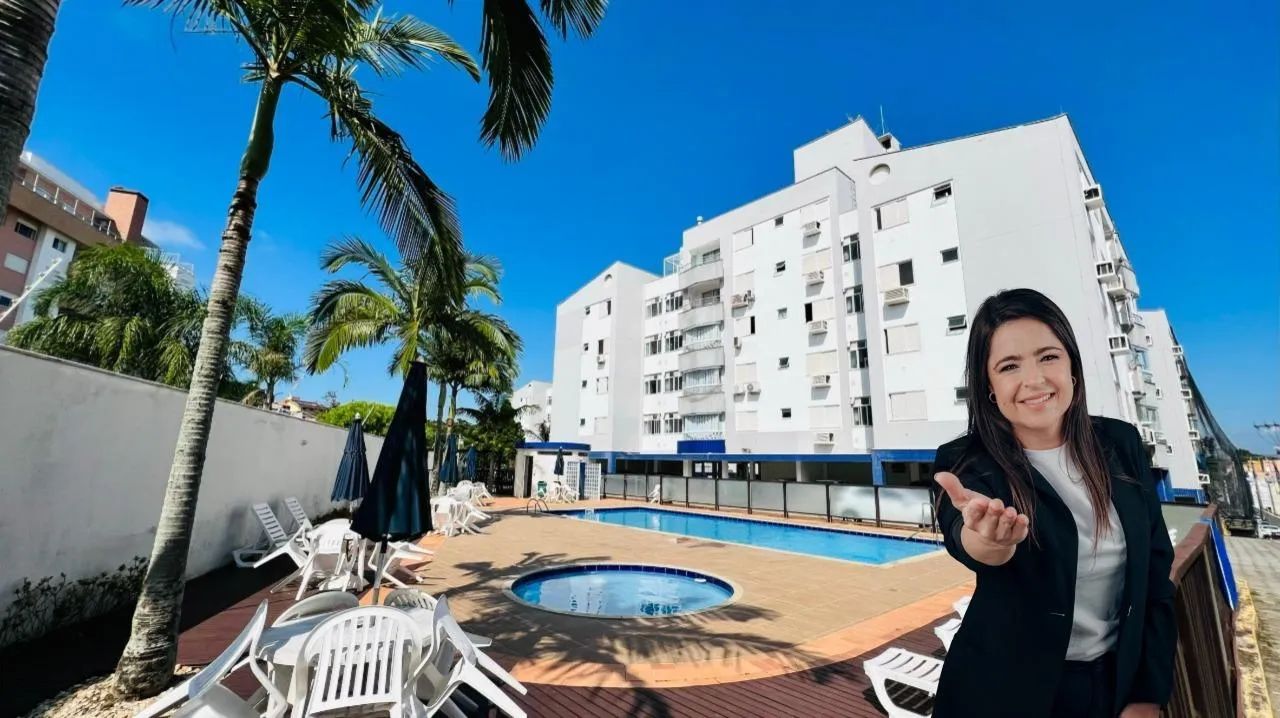 Apto reformado em condomínio com piscina!