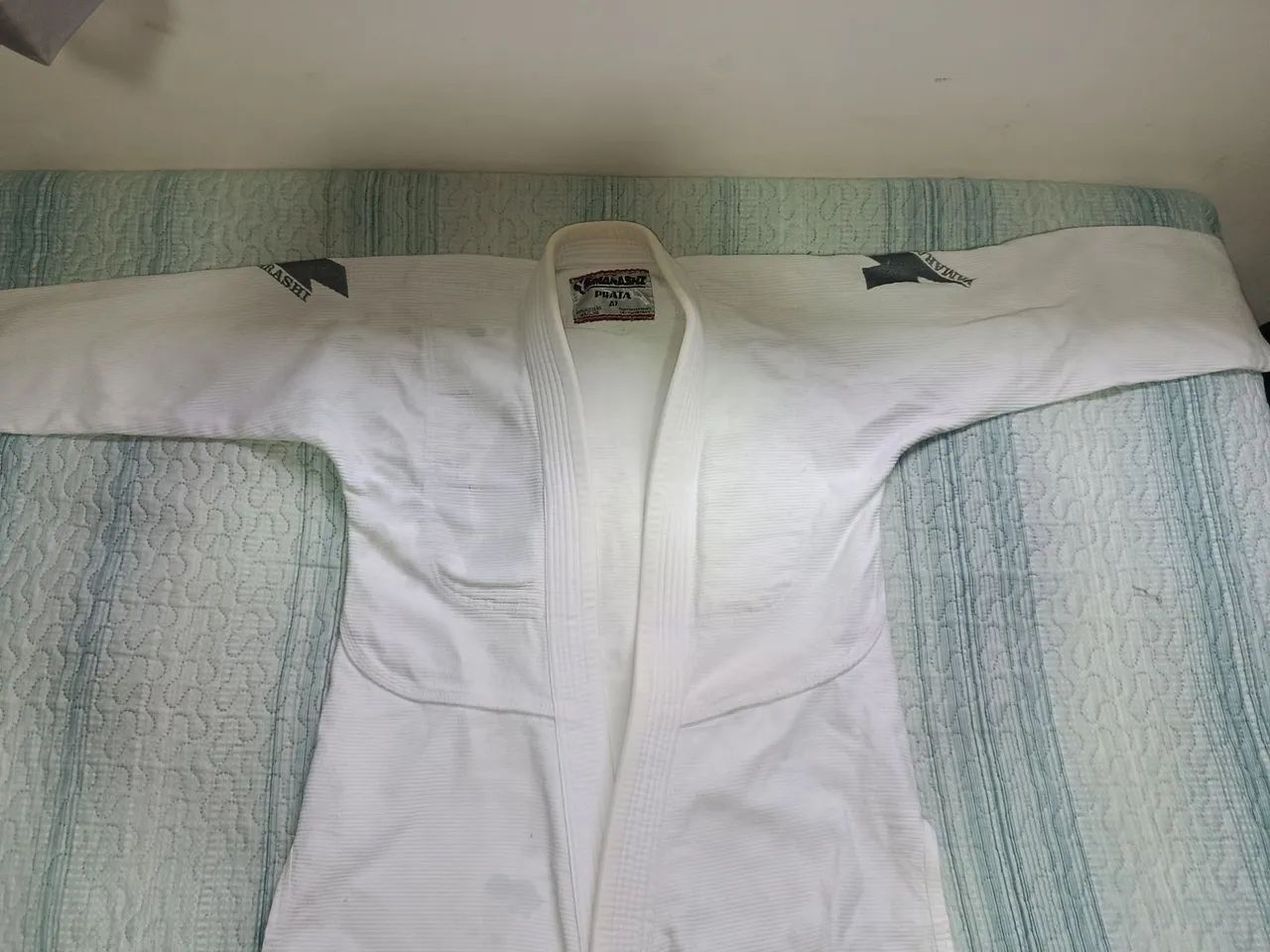 Kimono Jiu-Jitsu Yamarashi Branco A1 - Ótimo Estado - Foto 3