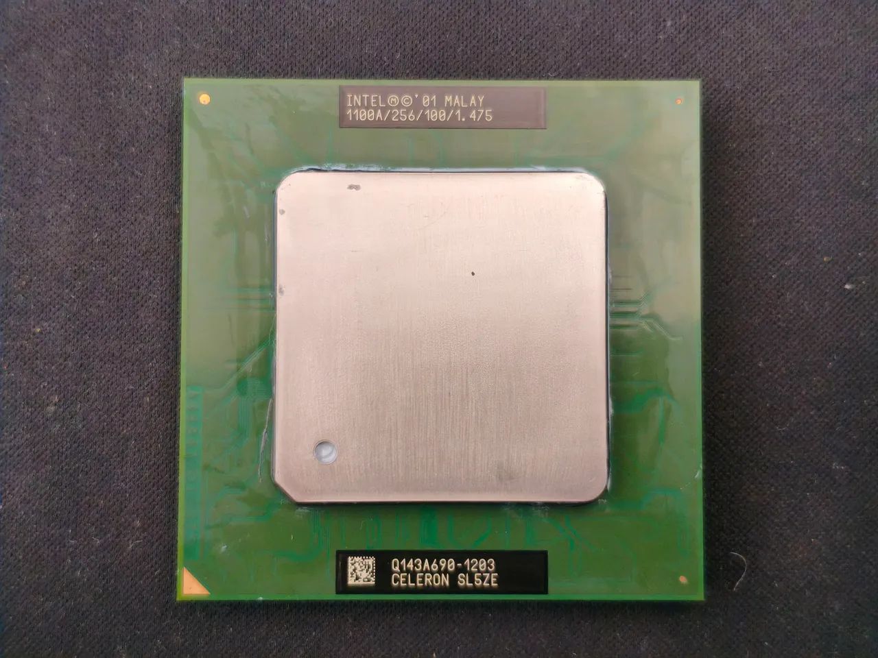 Celeron Tualatin 1.1Ghz com cooler 