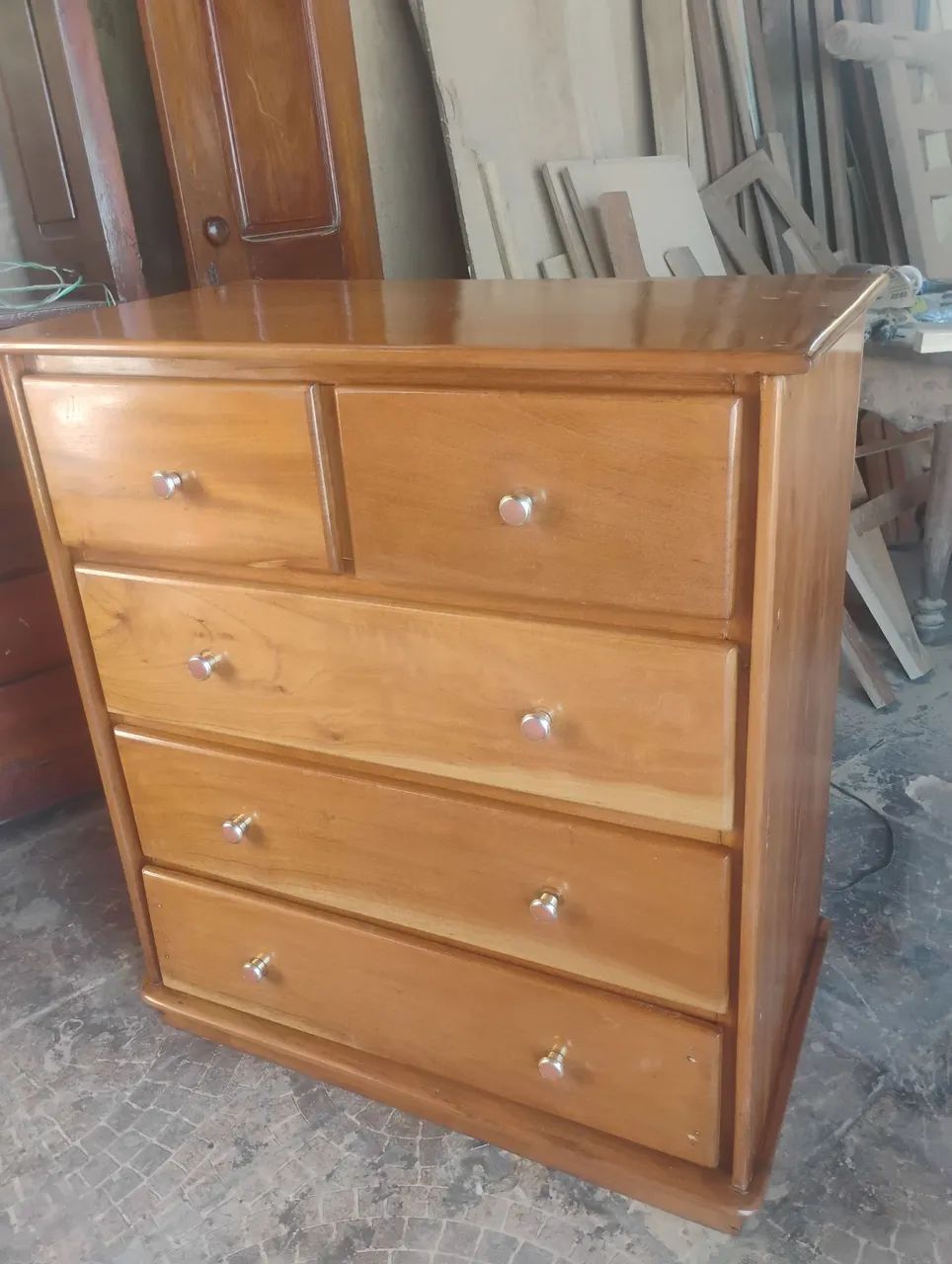 Vendo essa cômoda de madeira  - Foto 2
