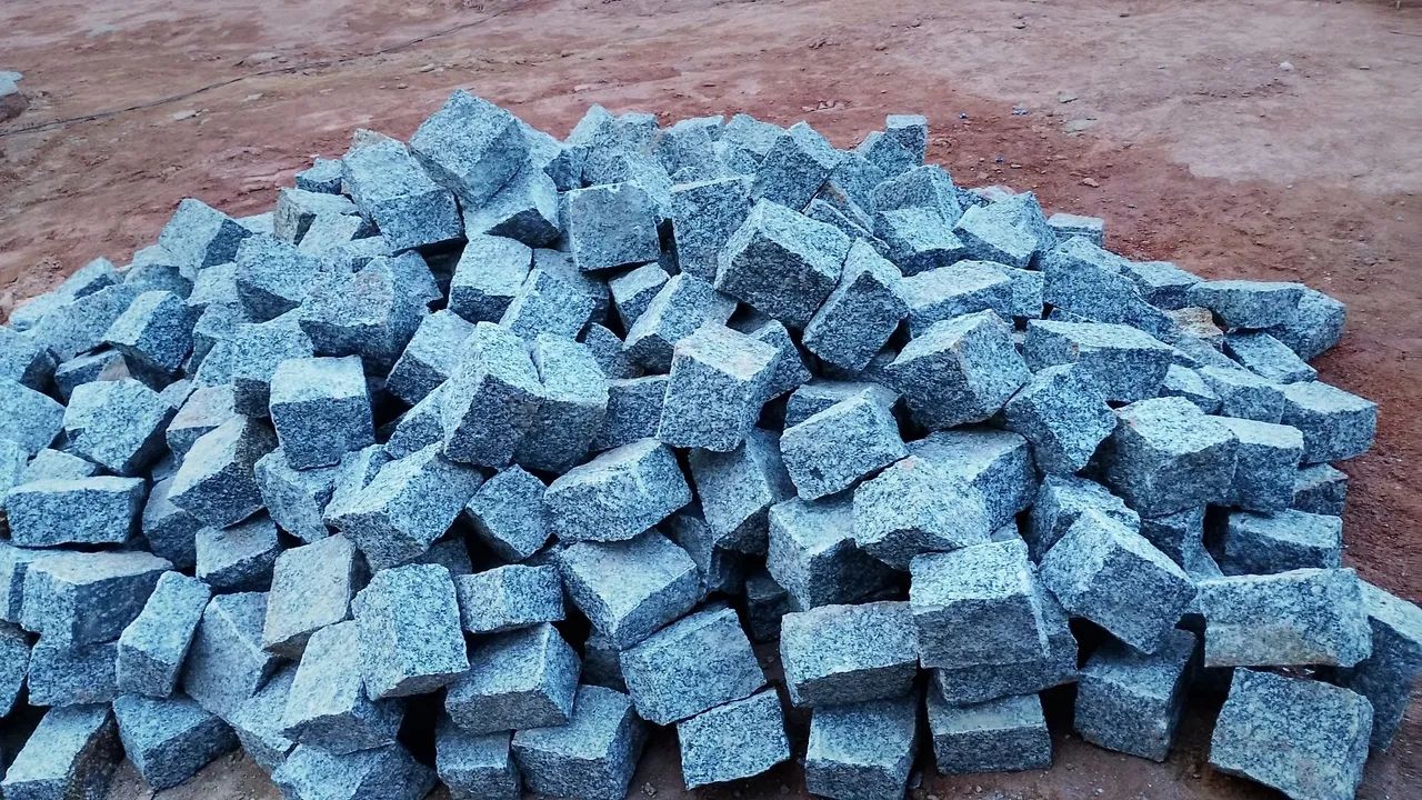 Execução de rocha, detonação e corte de pedra  - Foto 5