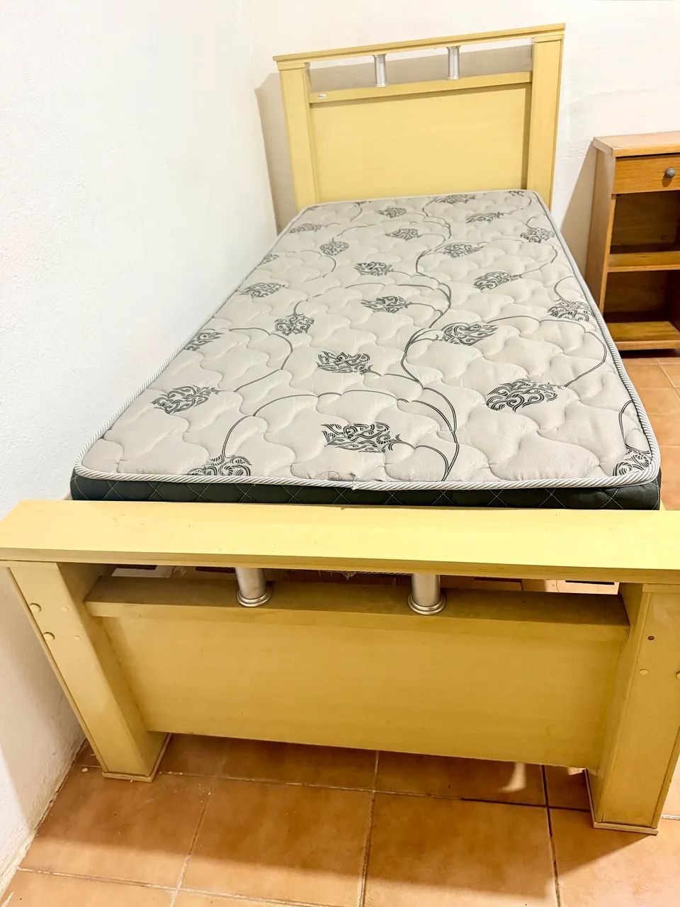 Cama com Colchão - Usado - Foto 2