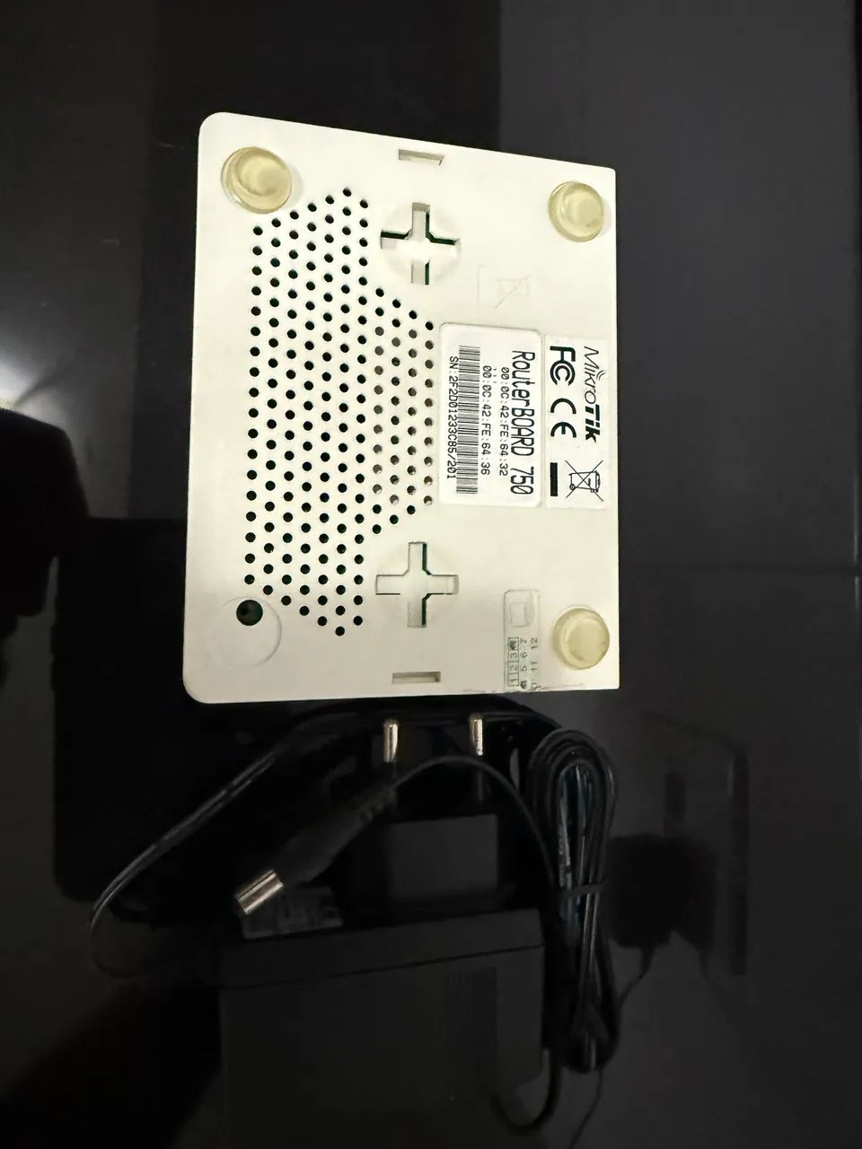 Router mikrotik routerboard 750 - Foto 2