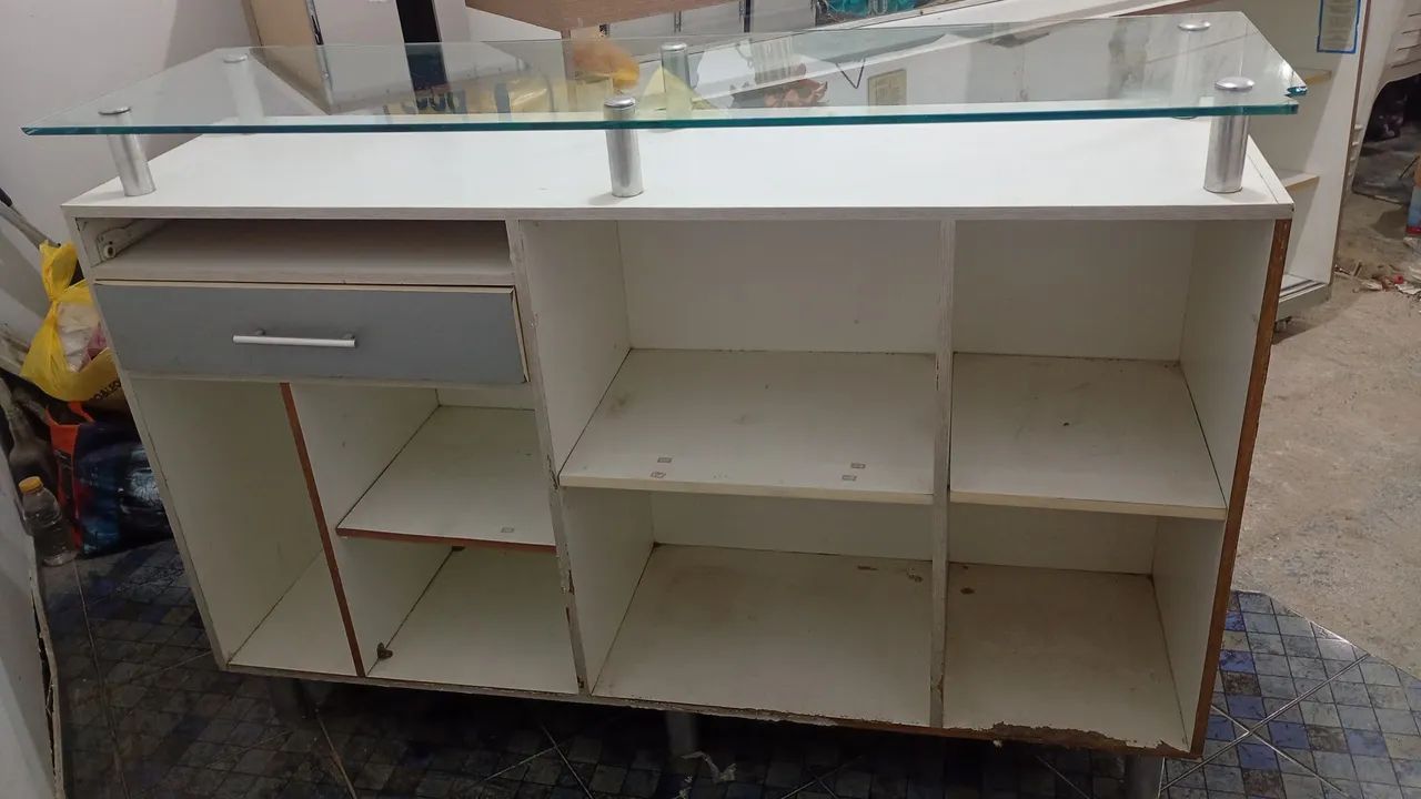 Balcão com Vitrine de Vidro - Foto 2