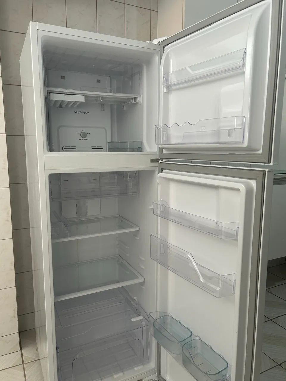 Geladeira eletrolux NOVA