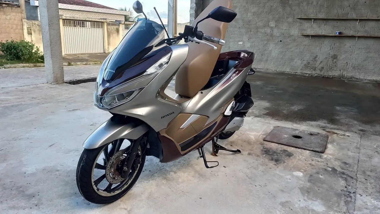 PCX 150/DLX prata 2022 ($14.500,00)