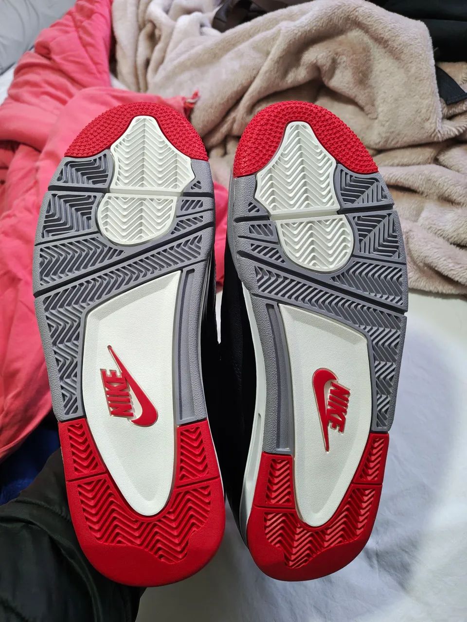 Jordan 4 bred reimagined - Foto 4