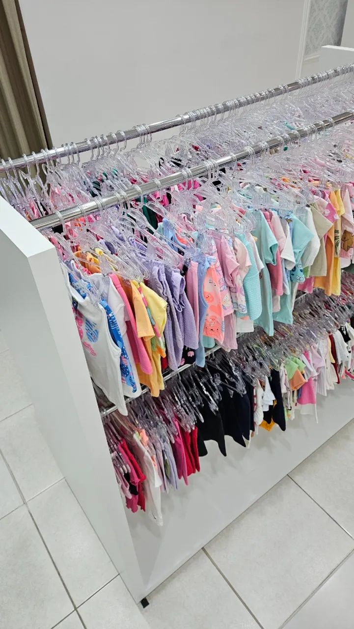 Móvel expositor central para loja de roupas - Foto 3