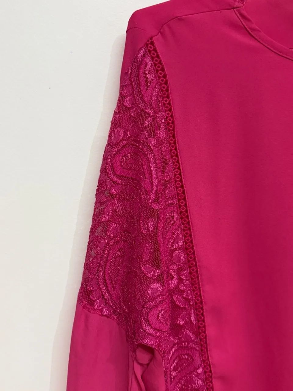 Blusa feminina com renda - Foto 4