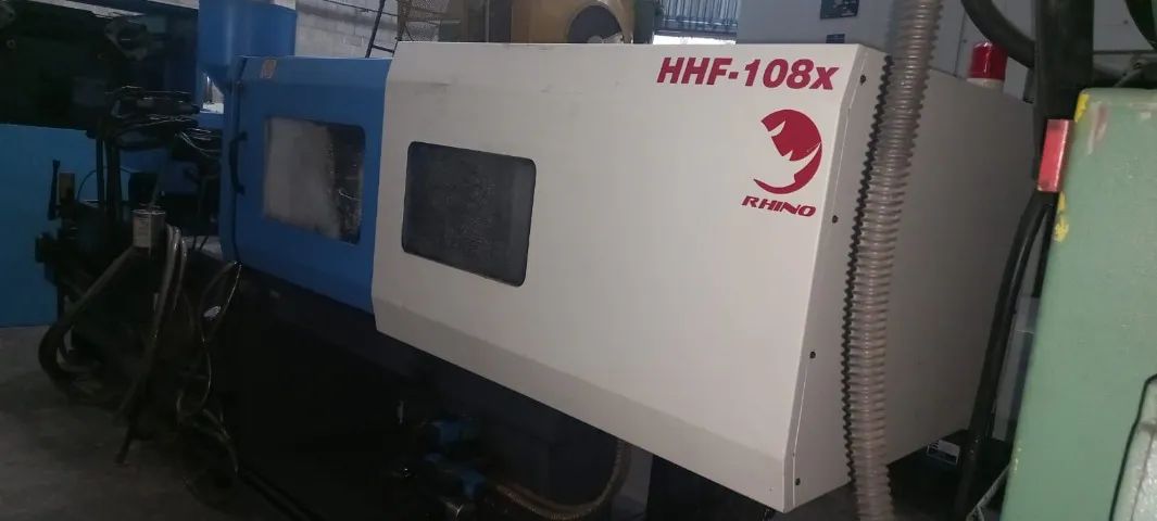 INJETORA DE PLASTICOS HHF MODELO 108X - Foto 3