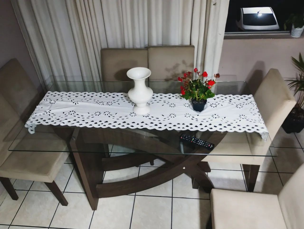 Mesa de Jantar (6 cadeiras)