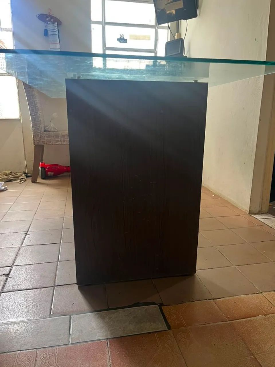 Mesa para 6 cadeiras de vidro temperado em perfeito estado... - Foto 2