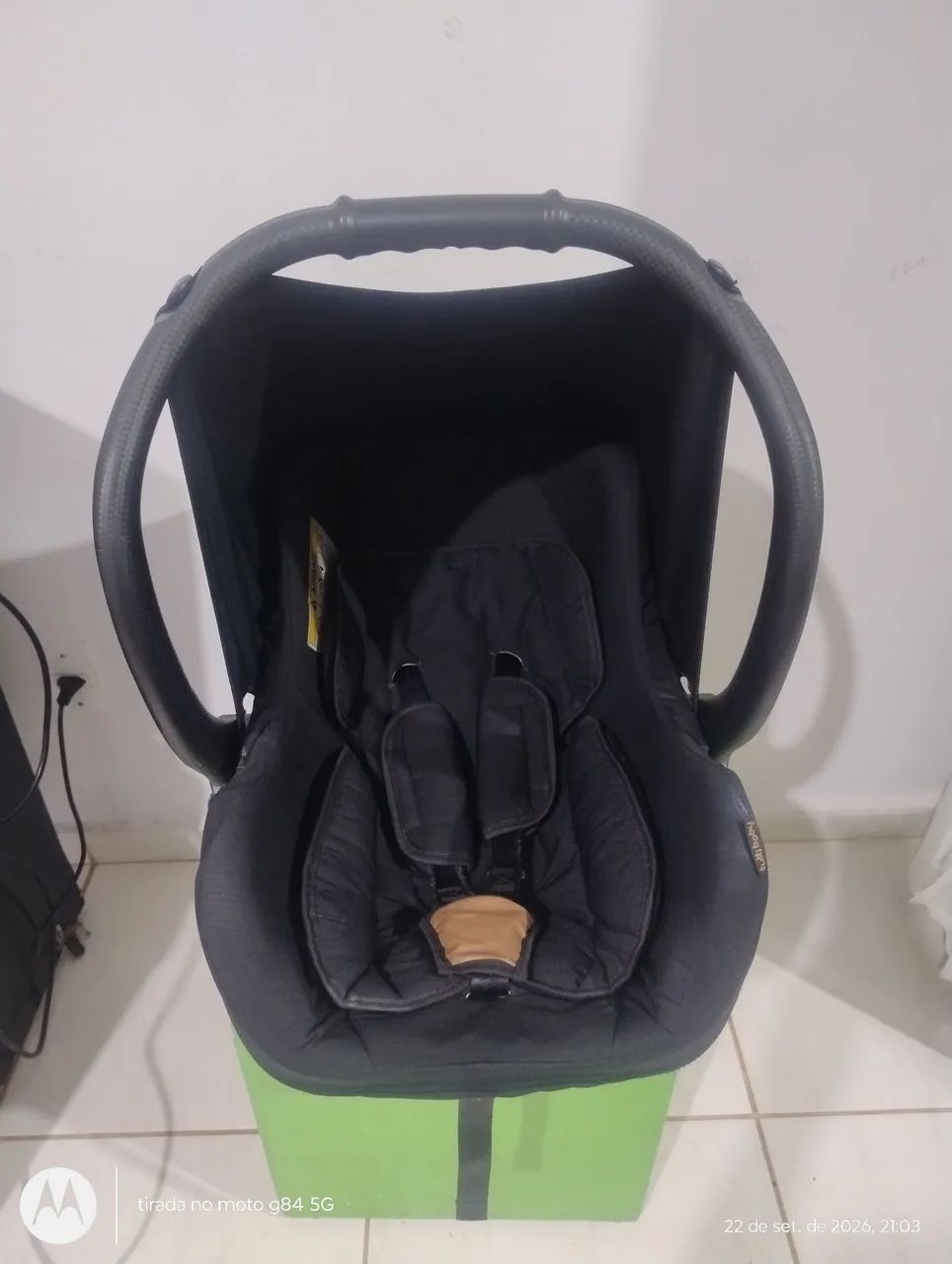 Bebê conforto semi novo