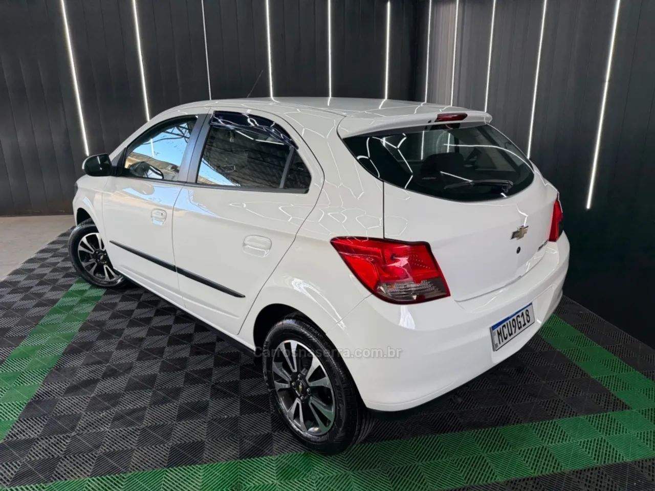 Chevrolet Onix Hatch LTZ 1.4 8V Flex Mec. 4P 2015 - Foto 4