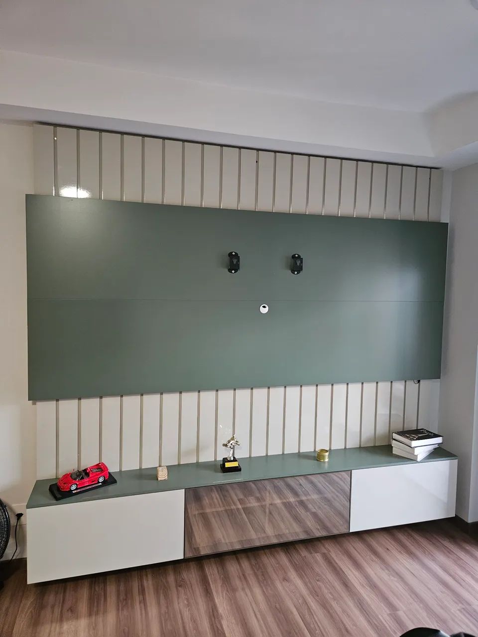 Rack pra tv (madeira madeira)