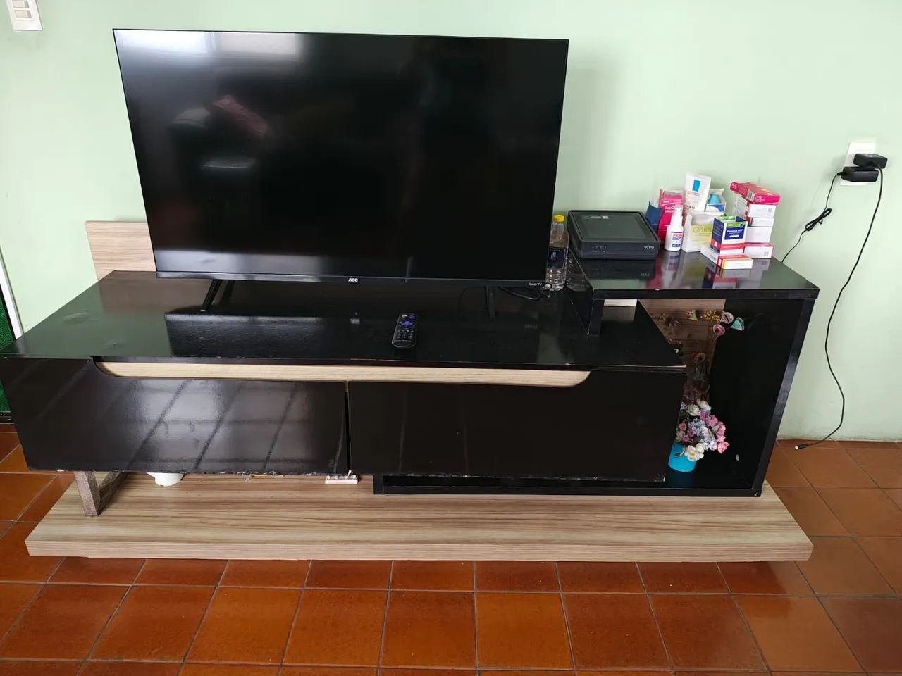 Rack com duas gavetas 