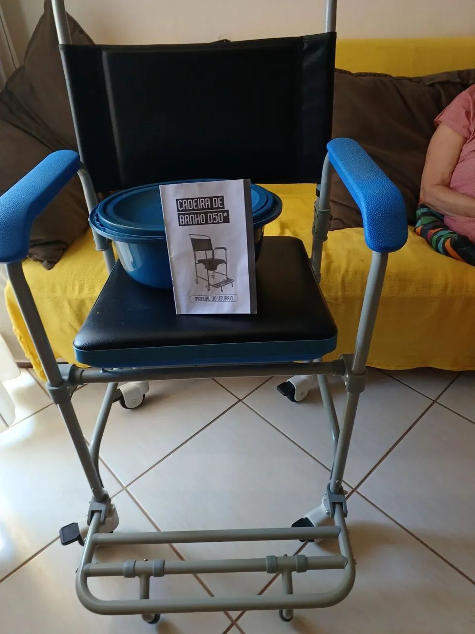 Cadeira para banho - 3 X 1 - Foto 2