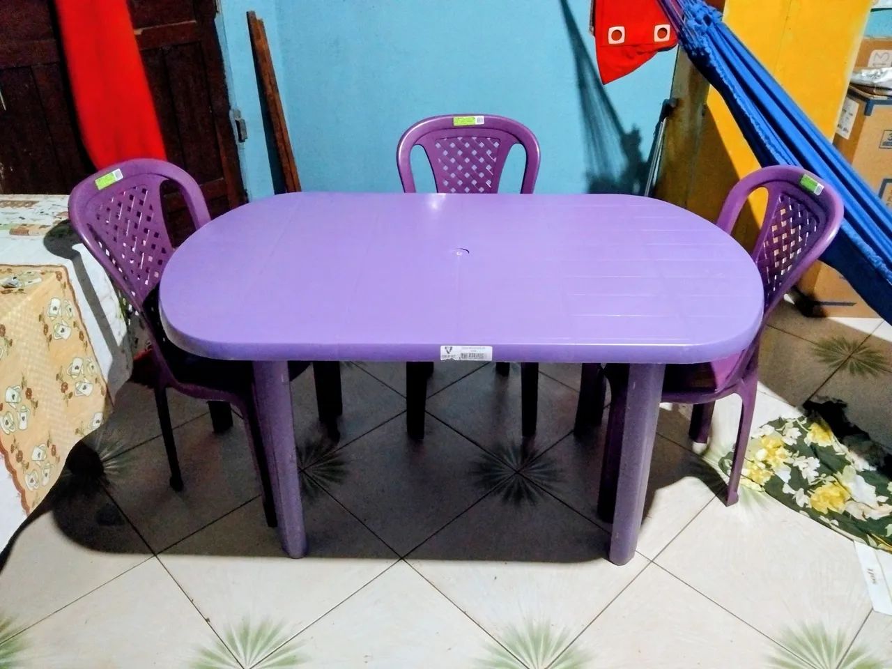 Conjunto Novo Mesa e Cadeiras Leia a Descrição 