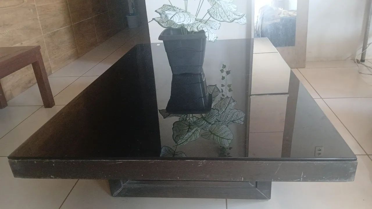 Mesa de centro preta com design moderno - Foto 5