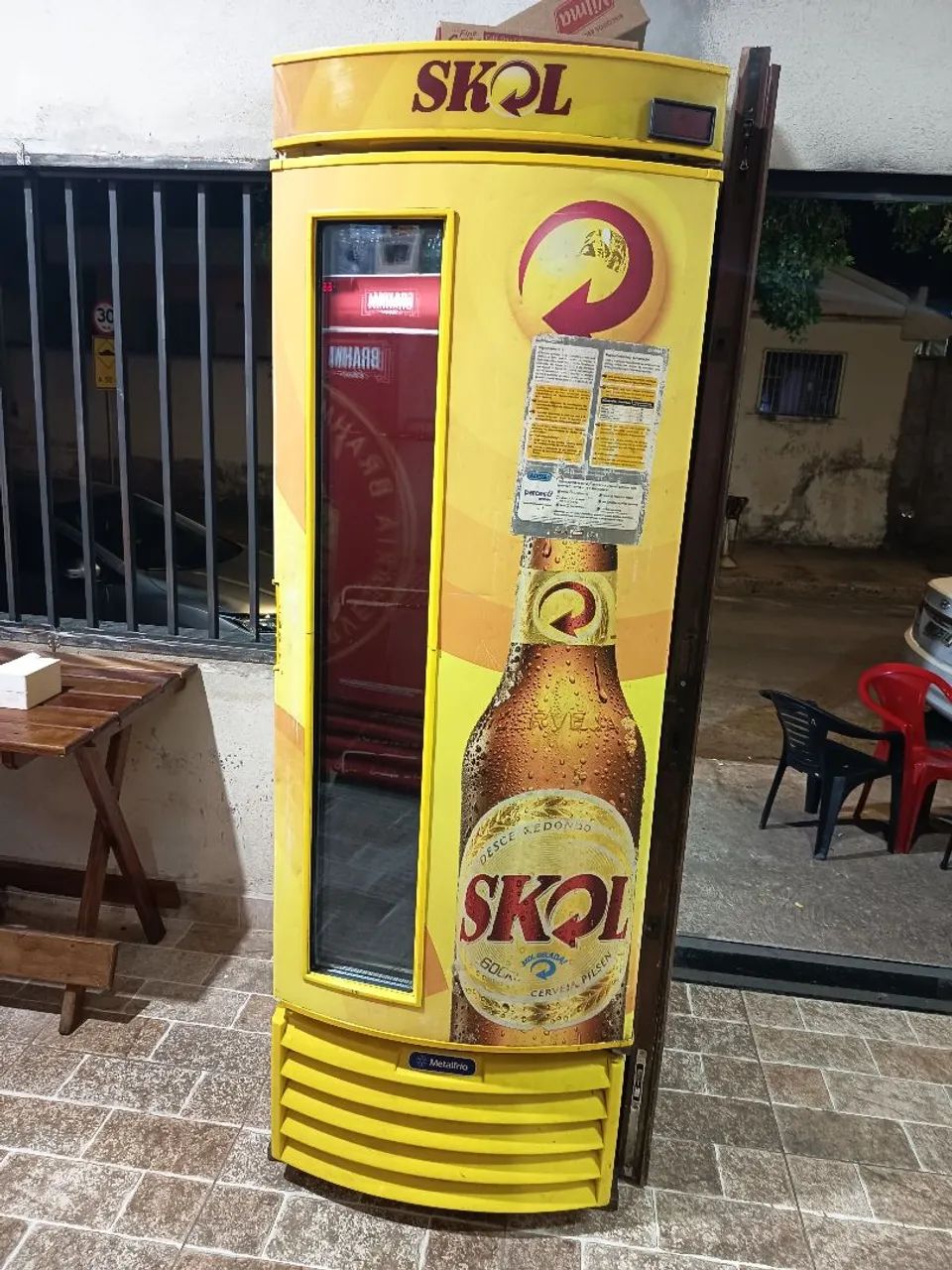 Estou vendendo o freezer da Skol