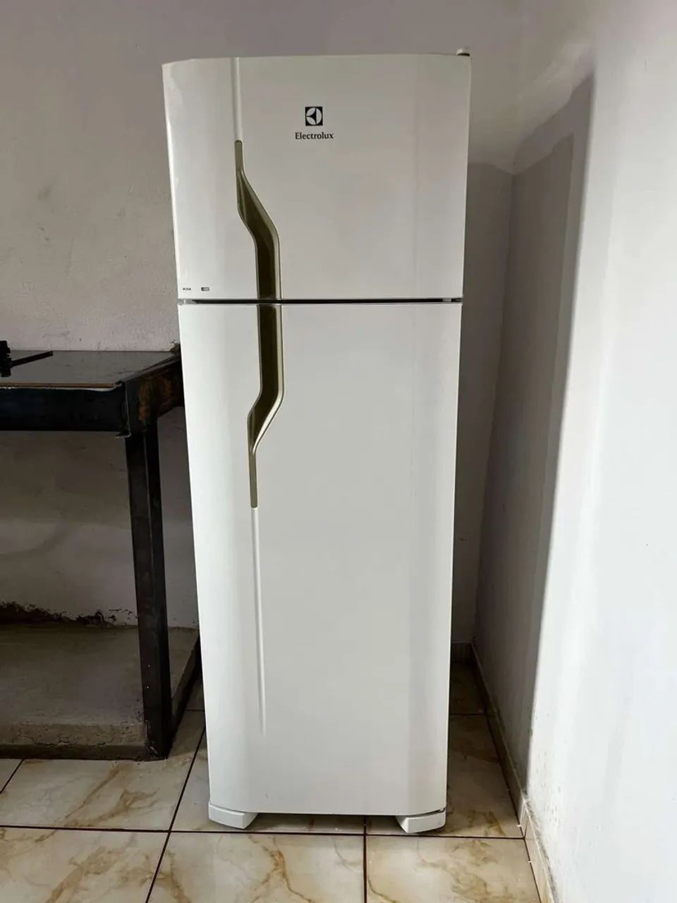 GELADEIRA ELETROLUX 220v