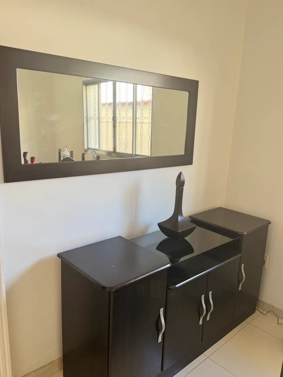 Conjunto Sala de Jantar Completo - Mesa com 6 Cadeiras + Buffet + Espelho - Foto 2