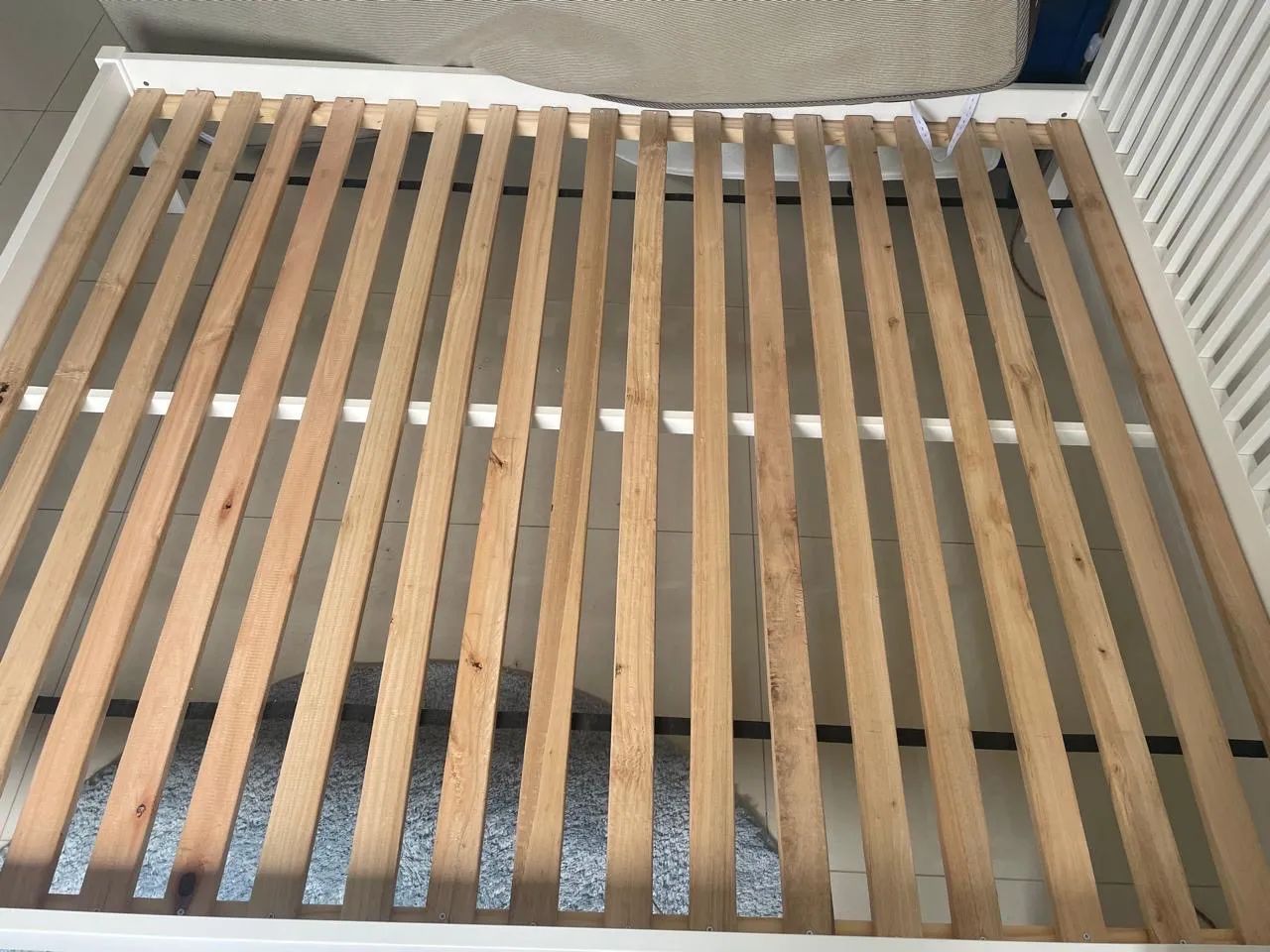 Cama QUEN 1,58m  Branco Tok&Stok impecável - Foto 4