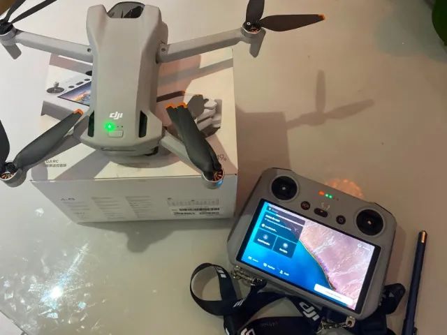 Drone DJI mini 3 com tela RC - APENAS 3 MESES DE USO - Foto 2