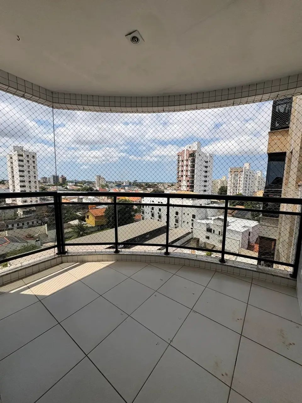 Apartamento amplo com 2 quartos, suite e sacada. - Foto 3