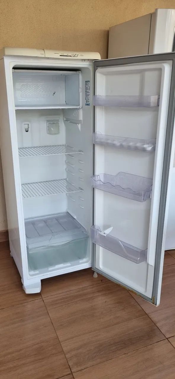Vendo Geladeira Eletrolux  - Foto 3