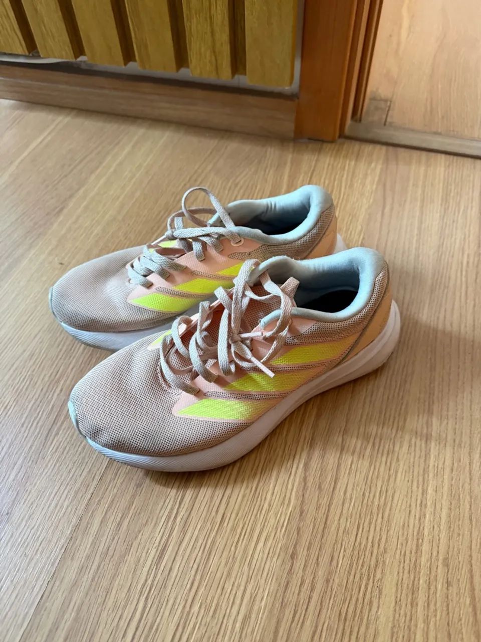 Tênis adidas 