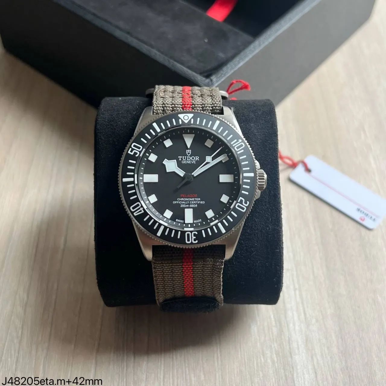 Relógio Tudor  Pelagos Fdx Reto Titânio ETA S/C - PULSEIRA MARROM COM VERMELHO FUNDO PRETO