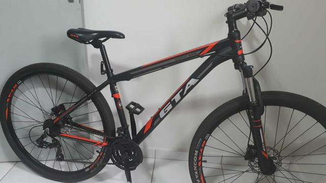 Bike aro 29 GTA freios hidráulicos Oportunidade