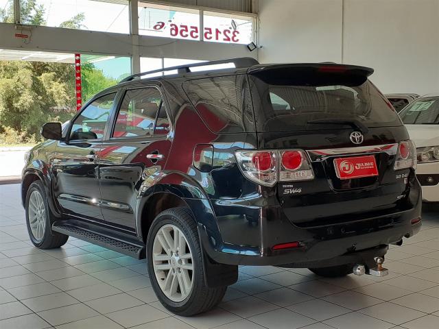 TOYOTA HILUX SW4 2012/2012 3.0 SRV 4X4 7 LUGARES 16V TURBO INTERCOOLER DIESEL 4P AUTOMÁTI - Foto 3