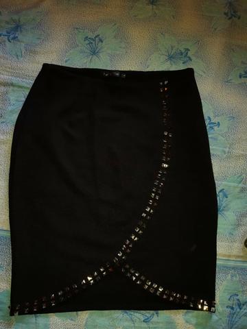 Blusas, cropeds e saia seminovas - Foto 5