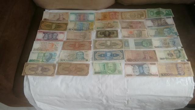 Vende cédulas antigas