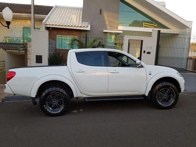 Mitsubishi L200 Triton HPE 3.2 2015 Automática - Foto 13