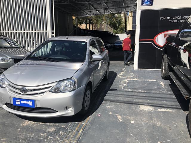 Toyota Etios 1.3 X Prata 2016 - Foto 8