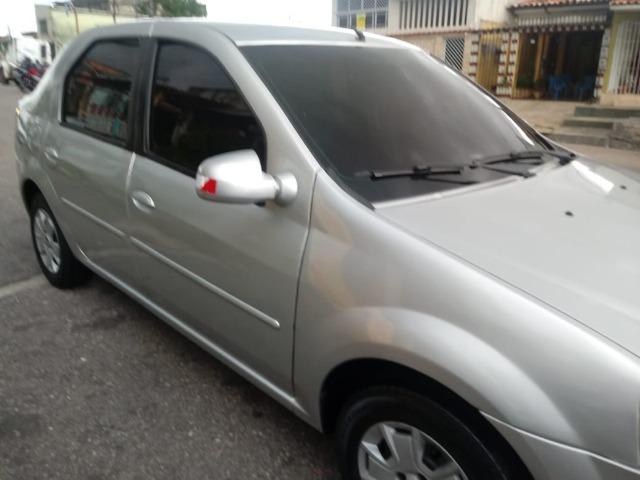 Renault Logan ano 2010. 1.0 expression - Foto 6