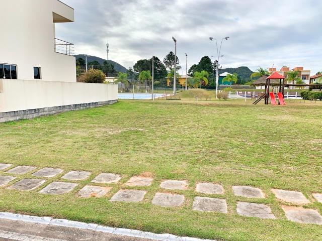 Terreno com escritura pode financiar em condomínio área de lazer completa