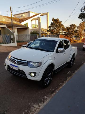 Mitsubishi L200 Triton HPE 3.2 2015 Automática - Foto 2