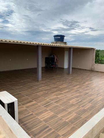 Oportunidade às margens do Lago Corumbá 3! 04 quartos, linda! - Foto 16