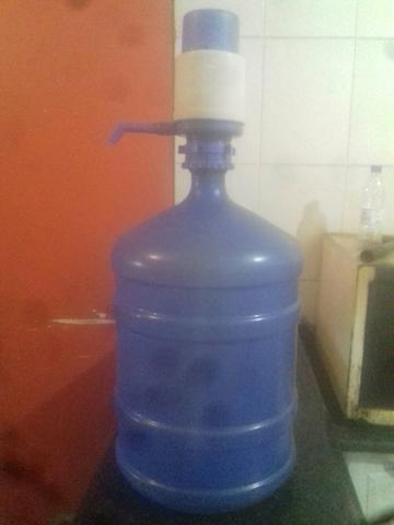 Galão de água e bomba - Foto 3