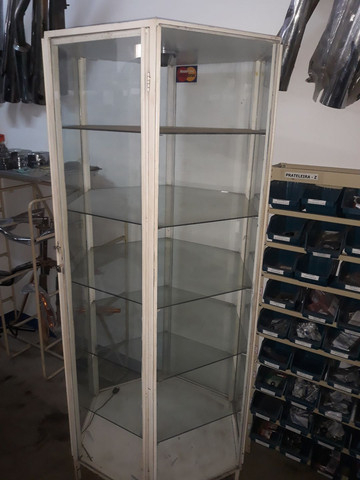 Vitrine expositora com iluminação, para loja, salão, comércio em geral. Sou de Franca.