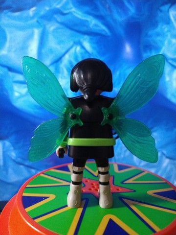 Playmobil Figures Serie 17 - Guerreiro com garra e asas - Foto 3