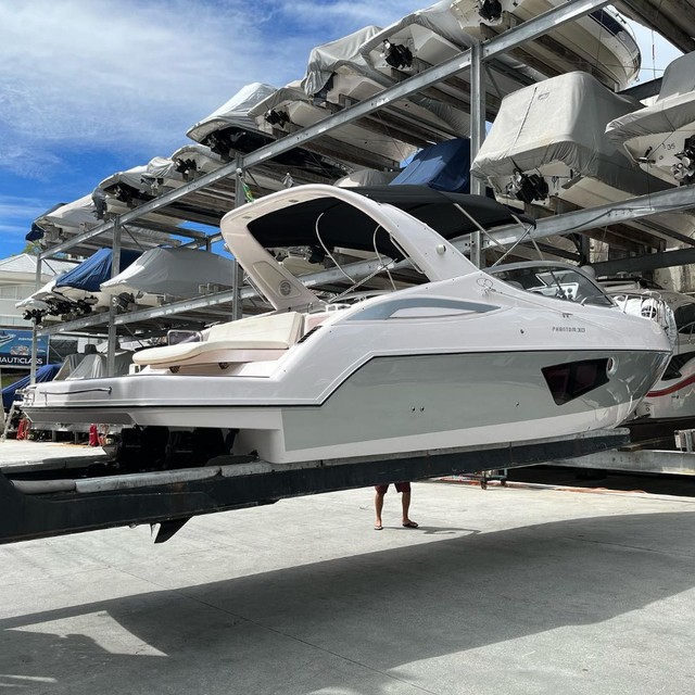 PHANTOM 303- 2017 X2 MERCRUISER 220 HP Ñ FOCKER TRITON ARMADA CIMITARRA REAL 