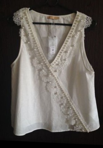 Blusa Branca Regata Off-White Tamanho M Delicada Bordada e com Pérolas 